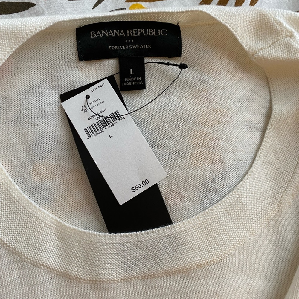 Banana Republic cream off white light sweater